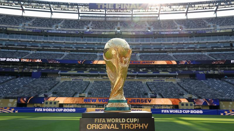 أنظار عشاق كرة القدم تتجه إلى المباراة النهائية لكأس العالم بين منتخبي الأرجنتين وإسبانيا