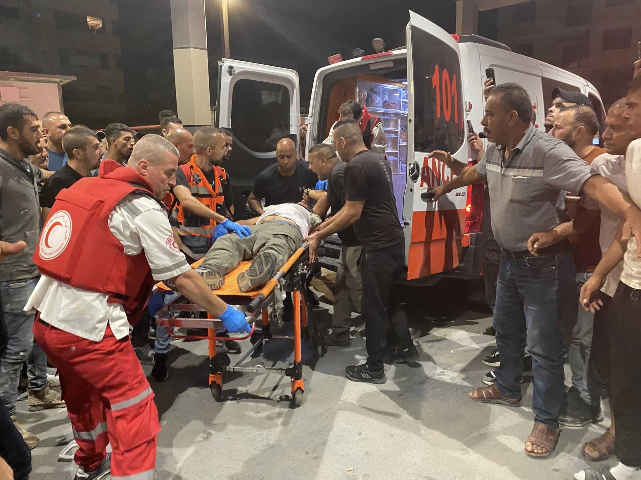 شهيدان وثلاث إصابات خطيرة في هجوم للمستعمرين على دير جرير شرق رام الله