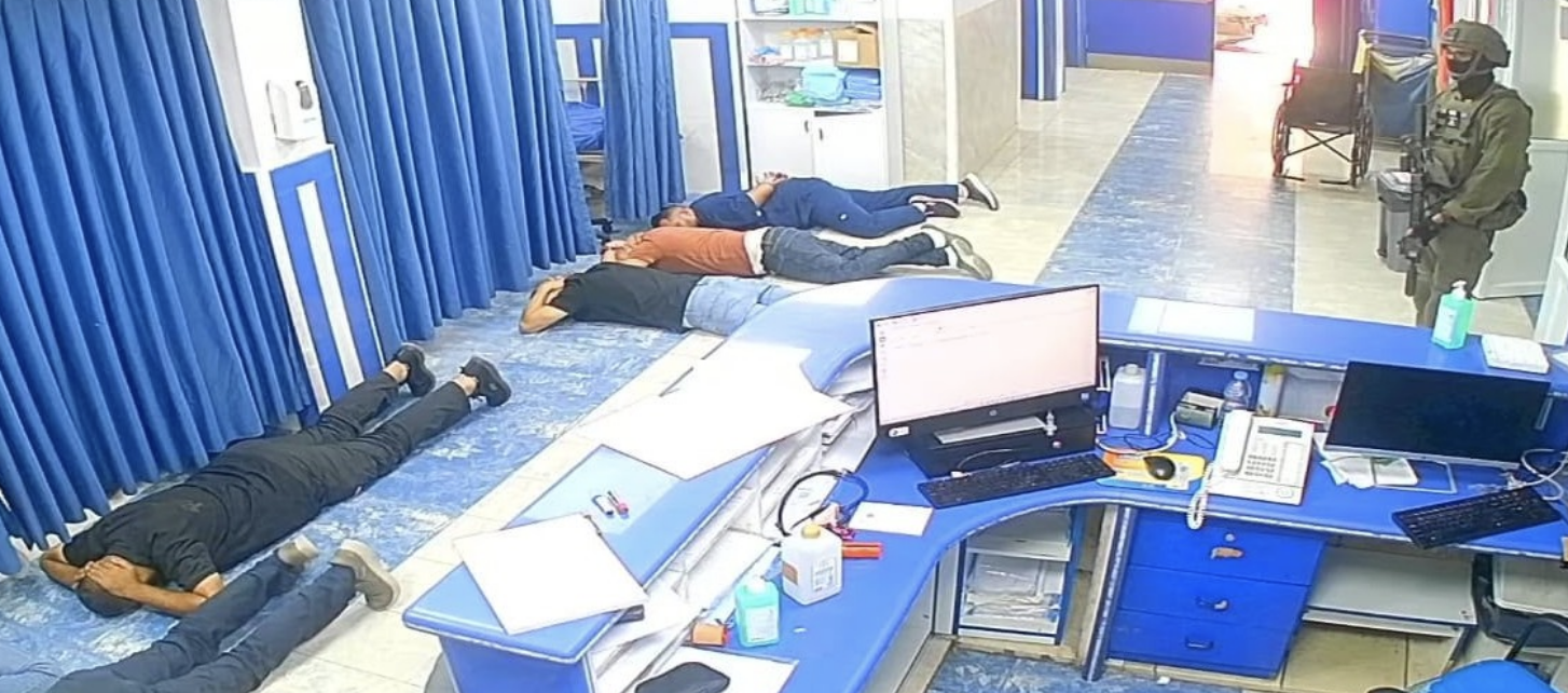 الاحتلال يقتحم مستشفى نابلس التخصصي ويعتقل شقيقين أحدهما مصاب