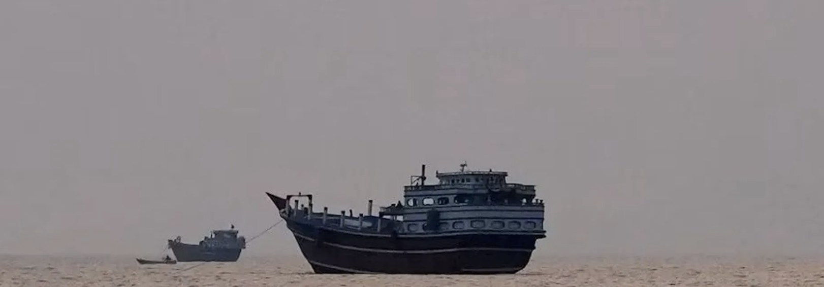 رغم ضبابية محادثات إيران.. هدوء حذر في هرمز وباب المندب