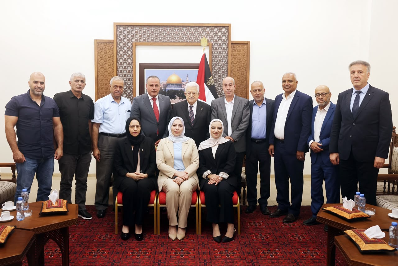 الرئيس يستقبل رئيس وأعضاء مجلس بلدية جنين المنتخبين