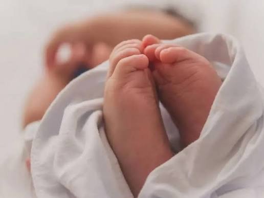 العراق.. سيدة تبيع طفلها حديث الولادة مقابل 2300 دولار