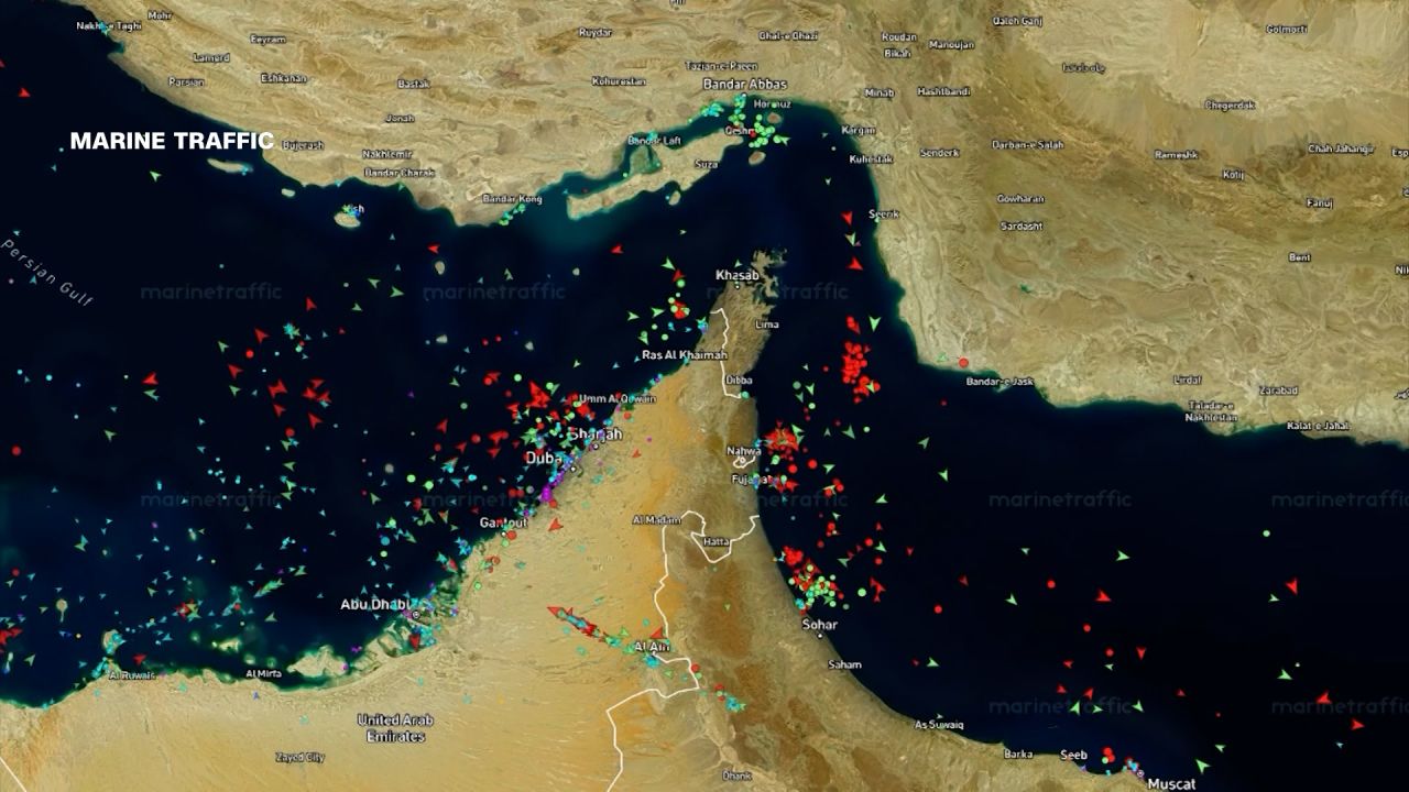 قصف متبادل لسفن أمريكية وإيرانية واعتراض صواريخ بمدن أردنية