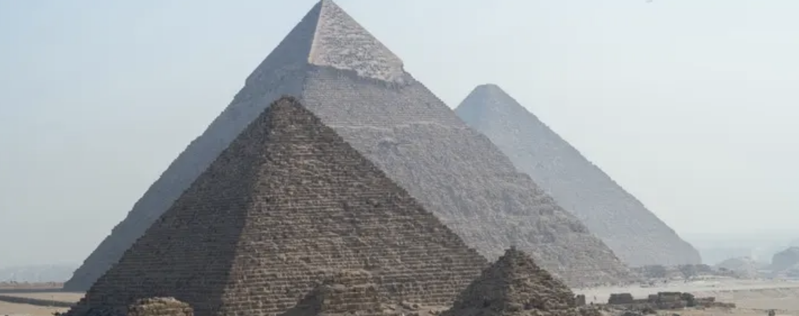 جدل بردية الأهرامات السرية في الفاتيكان يعود.. وحواس ينفي