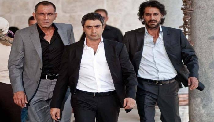 تشابه غريب يعيد كاتب &laquo;وادي الذئاب&raquo; إلى التحقيق في وفاة غامضة