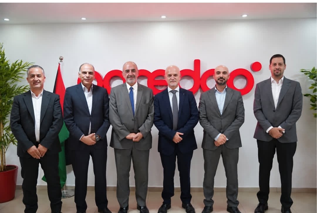 الرئيس التنفيذي OoredooJ يلتقي رئيس مجلس ادارة هيئة تنظيم قطاع الاتصالات