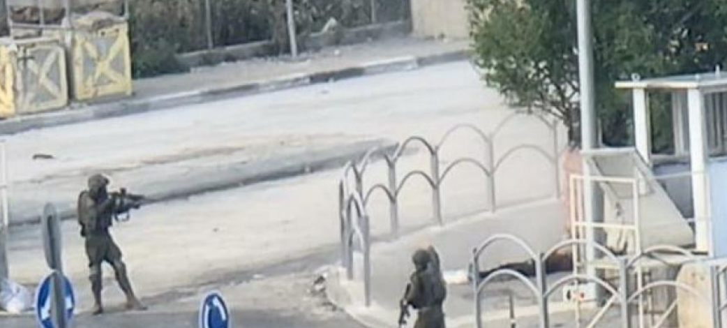 أنباء أولية عن استشهاد مواطنين بمدينة الخليل