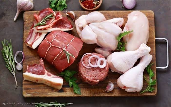 اللحوم الحمراء تتفوق غذائياً على الدجاج.. لكن بشروط