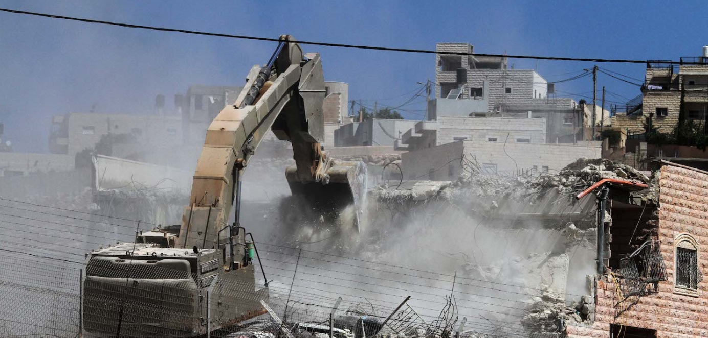 الاحتلال يهدم منزلا في الرام شمال القدس المحتلة